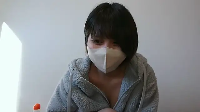 Snapshot of -anzu-o chatting on 01-11-25, 01:48 -anzu-o online show from 01-11-25, 01:48