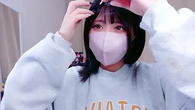 Snapshot of -anzu-o chatting on 10-19-25, 09:39 -anzu-o online show from 10-19-25, 09:39