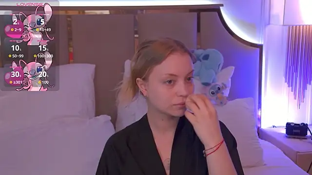 DorisHell online show from 11-19-25, 03:06