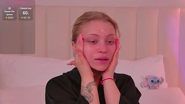 DorisHell online show from 10-11-25, 02:56