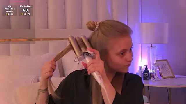 DorisHell online show from 09-30-25, 03:01