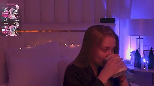 DorisHell online show from 10-30-25, 02:54