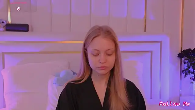 DorisHell online show from 12-19-25, 06:10