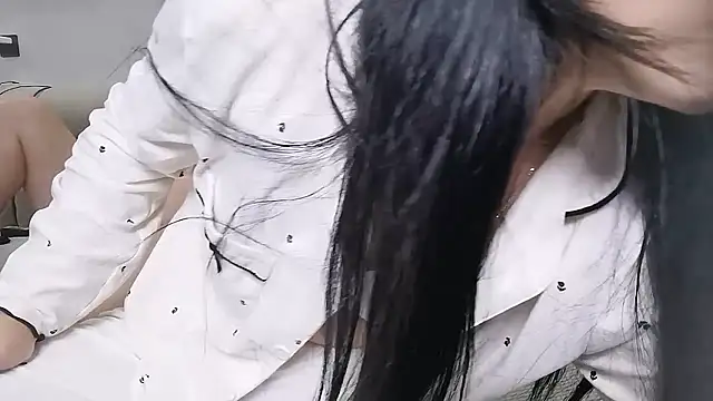 sasa-loves online show from 10-17-25, 07:22