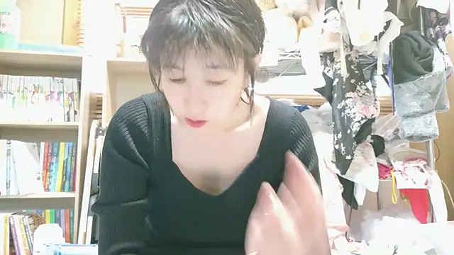 Snapshot of morikawa_sayaka chatting on 10-23-25, 11:47 morikawa sayaka online show from 10-23-25, 11:47
