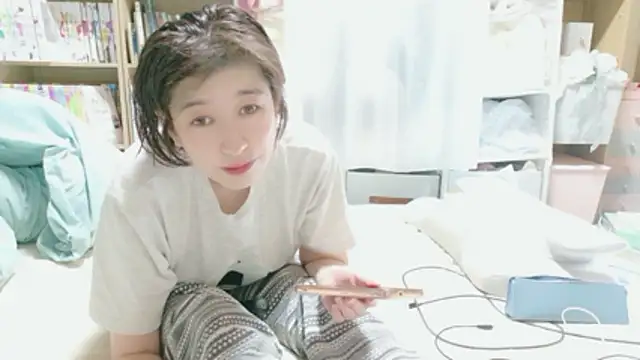 Snapshot of morikawa_sayaka chatting on 06-01-26, 01:00 morikawa sayaka online show from 06-01-26, 01:00
