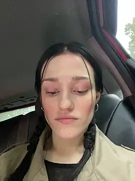 Mia Mia M online show from 05-27-26, 04:03