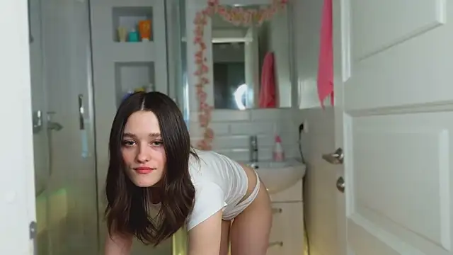 Mia Mia M online show from 02-26-25, 05:46