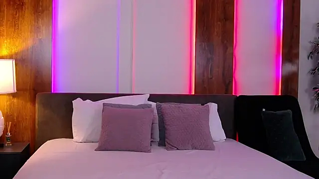 SkylerSpark online show from 11-11-25, 10:04