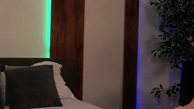 SkylerSpark online show from 04-06-26, 07:59