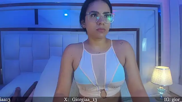 Snapshot of giorgia_13 chatting on 02-27-25, 03:08 giorgia 13 online show from 02-27-25, 03:08