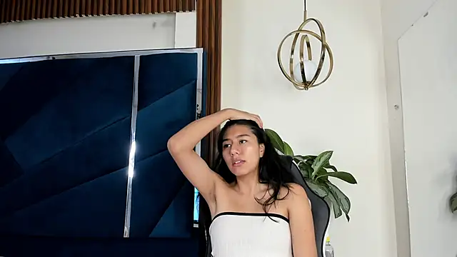 Snapshot of CarlaAlvez chatting on 02-07-26, 02:14 CarlaAlvez online show from 02-07-26, 02:14