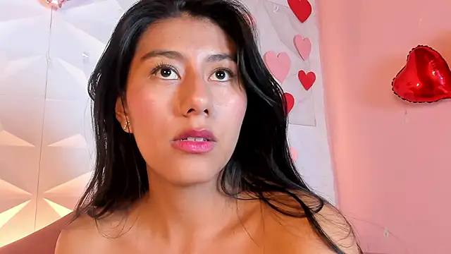 Snapshot of CarlaAlvez chatting on 02-21-25, 11:54 CarlaAlvez online show from 02-21-25, 11:54