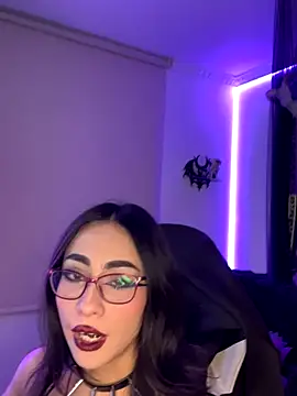 vampy dolll online show from 10-21-25, 08:36