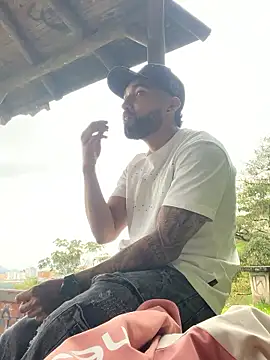 Sweet and caramel online show from 01-31-26, 09:02