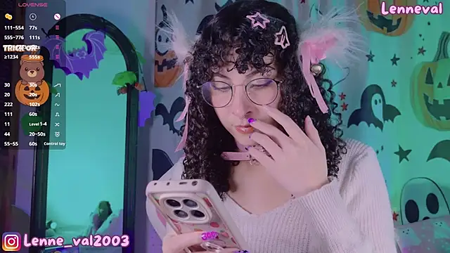 Lenneval1 online show from 10-28-25, 03:07