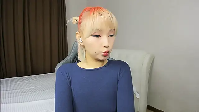 Milla Aheo online show from 11-29-25, 01:00