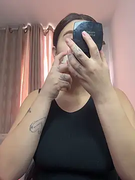 SaraBraun  online show from 11-18-25, 04:43