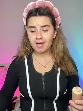 SaraBraun  online show from 06-05-26, 06:46