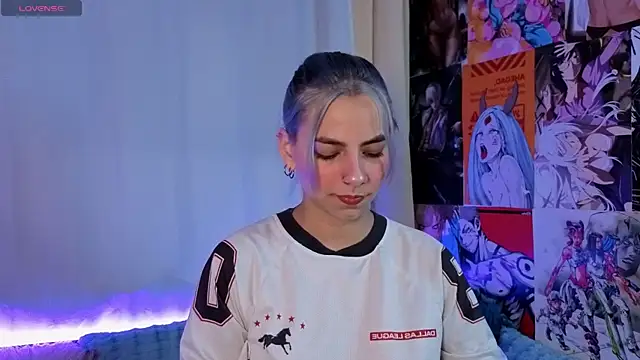 Snapshot of ArtemisaBlake chatting on 04-05-26, 04:30 ArtemisaBlake online show from 04-05-26, 04:30