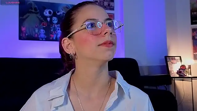 Snapshot of ArtemisaBlake chatting on 12-17-25, 05:34 ArtemisaBlake online show from 12-17-25, 05:34