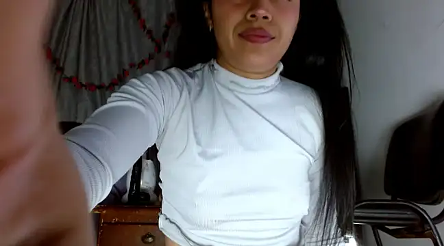 Snapshot of brihanna_lena chatting on 03-03-25, 04:32 brihanna lena online show from 03-03-25, 04:32