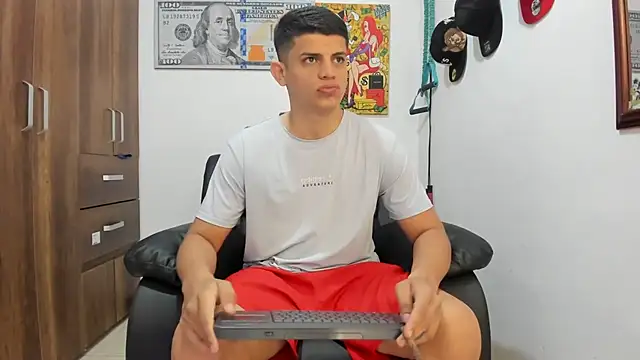 Snapshot of boss_of_cash chatting on 10-01-25, 01:59 boss of cash online show from 10-01-25, 01:59