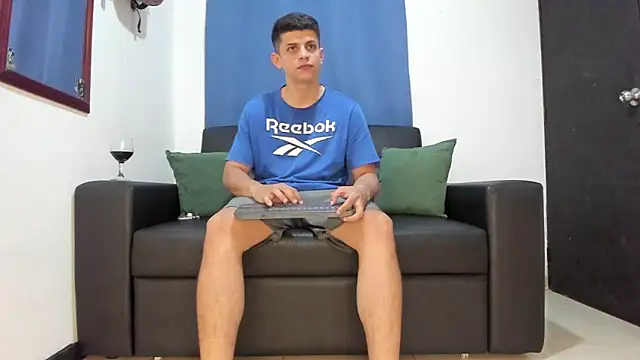 Snapshot of boss_of_cash chatting on 10-15-25, 08:17 boss of cash online show from 10-15-25, 08:17