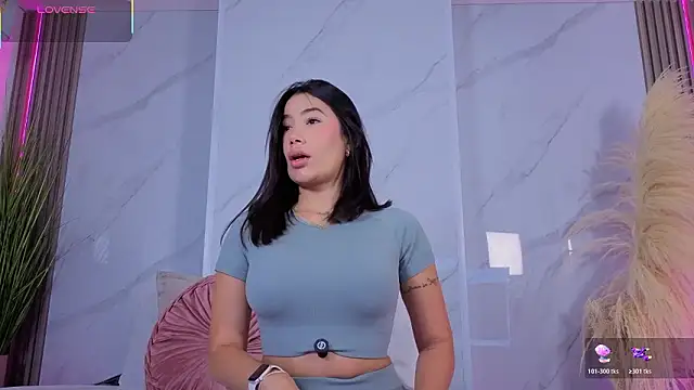 Chlooee   online show from 02-04-26, 01:00