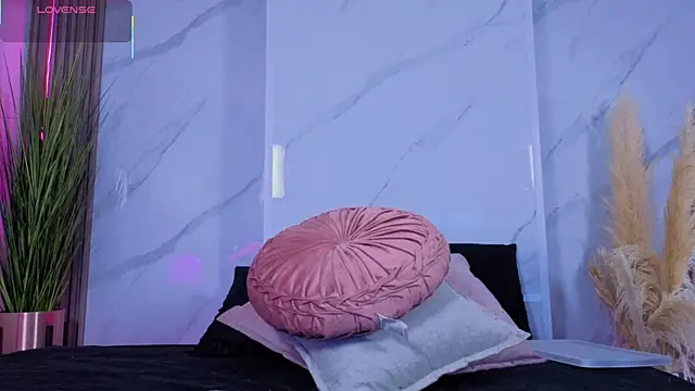 Chlooee   online show from 11-14-25, 04:10