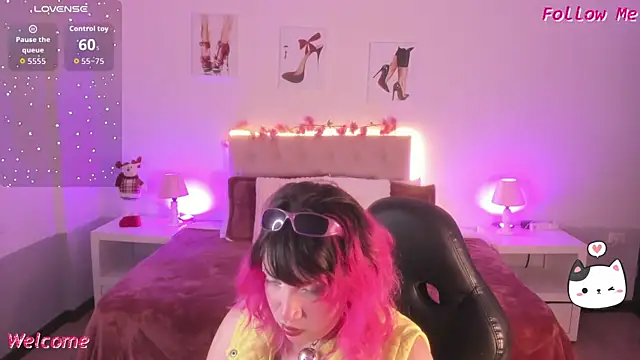 lady noize online show from 12-16-25, 07:51