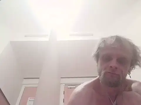 Snapshot of VencaVeny92 chatting on 03-22-26, 01:42 VencaVeny92 online show from 03-22-26, 01:42