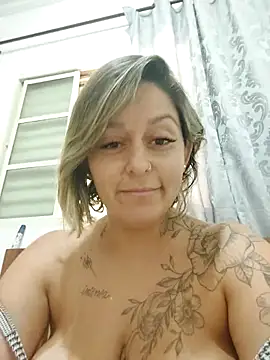 Snapshot of baixinhaloira chatting on 12-20-24, 02:26 baixinhaloira online show from 12-20-24, 02:26