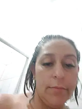 Snapshot of baixinhaloira chatting on 02-21-25, 01:33 baixinhaloira online show from 02-21-25, 01:33