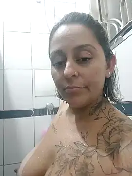 Snapshot of baixinhaloira chatting on 12-17-24, 04:56 baixinhaloira online show from 12-17-24, 04:56