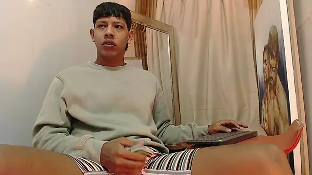 Snapshot of mr_stiven_ chatting on 09-20-25, 02:49 mr stiven  online show from 09-20-25, 02:49