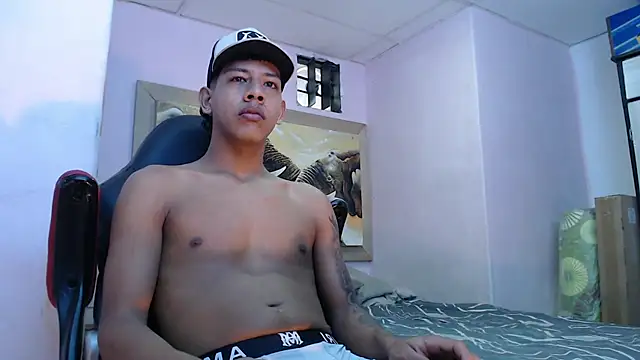 Snapshot of mr_stiven_ chatting on 03-03-25, 02:54 mr stiven  online show from 03-03-25, 02:54