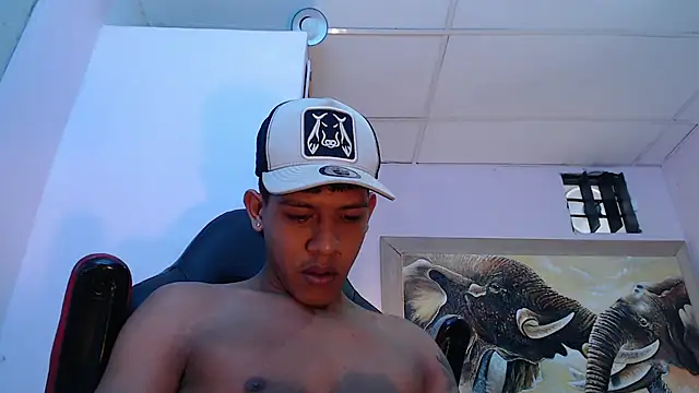 Snapshot of mr_stiven_ chatting on 02-19-25, 06:22 mr stiven  online show from 02-19-25, 06:22