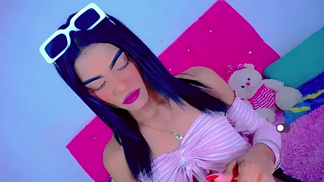 Theylor Rouse online show from 01-06-26, 04:49