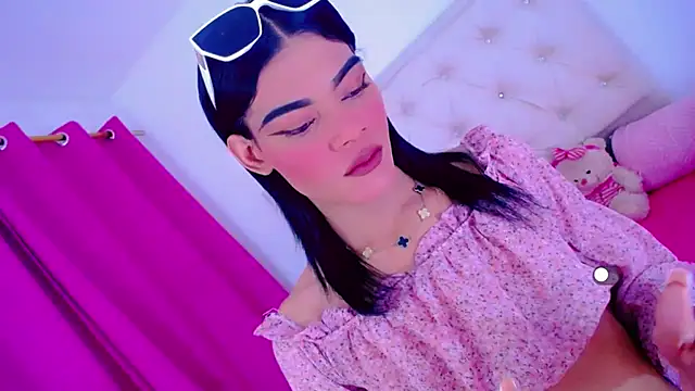 Theylor Rouse online show from 07-19-26, 07:39