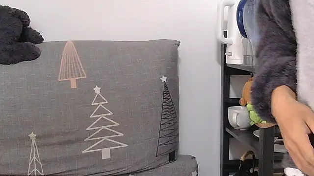 866532 online show from 12-19-25, 01:31