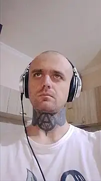 Snapshot of HappyZebra13 chatting on 11-10-25, 07:52 HappyZebra13 online show from 11-10-25, 07:52