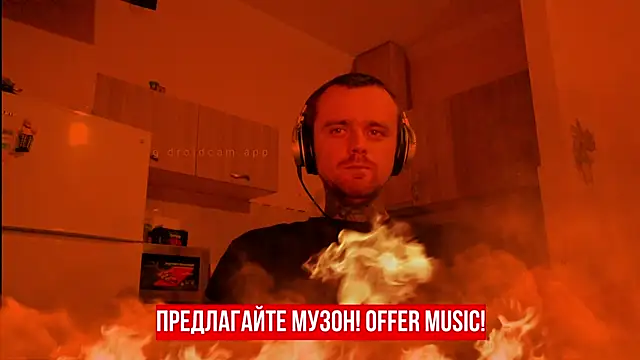 Snapshot of HappyZebra13 chatting on 02-17-25, 06:39 HappyZebra13 online show from 02-17-25, 06:39