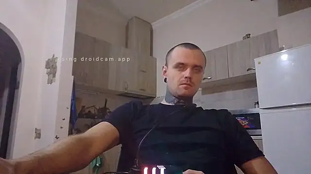 Snapshot of HappyZebra13 chatting on 03-13-25, 07:06 HappyZebra13 online show from 03-13-25, 07:06