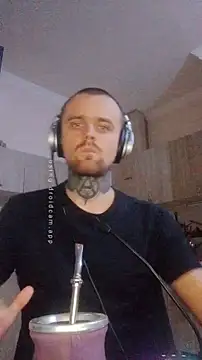 Snapshot of HappyZebra13 chatting on 01-11-25, 07:49 HappyZebra13 online show from 01-11-25, 07:49