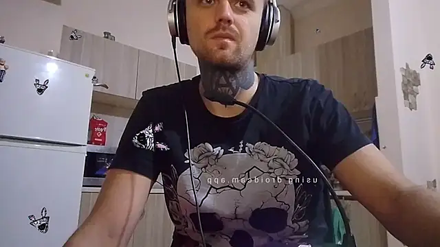 Snapshot of HappyZebra13 chatting on 01-21-25, 08:54 HappyZebra13 online show from 01-21-25, 08:54