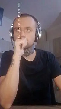 Snapshot of HappyZebra13 chatting on 01-09-25, 09:05 HappyZebra13 online show from 01-09-25, 09:05