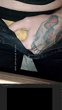 Snapshot of HappyZebra13 chatting on 01-10-25, 06:06 HappyZebra13 online show from 01-10-25, 06:06