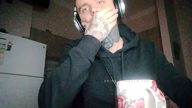 Snapshot of HappyZebra13 chatting on 02-28-25, 12:21 HappyZebra13 online show from 02-28-25, 12:21