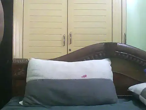 Snapshot of farhaanmacho chatting on 06-18-26, 10:31 farhaanmacho online show from 06-18-26, 10:31
